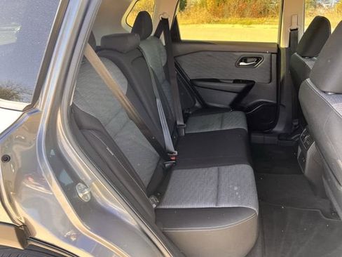Used 2023 Nissan Rogue SV image 28