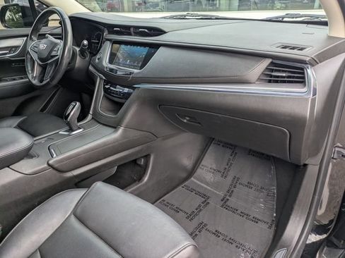 Used 2018 Cadillac XT5 Luxury w/ Driver Awareness Package FWD image 30