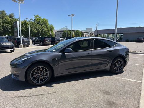 Used 2022 Tesla Model 3 Long Range AWD/4WD image 8