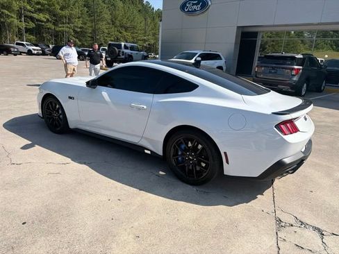 Used 2024 Ford Mustang GT RWD image 21