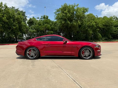 Used 2019 Ford Mustang GT Premium w/ Equipment Group 401A RWD image 6