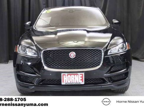 Used 2020 Jaguar F-PACE Prestige image 2