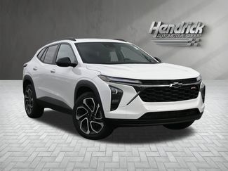 Used 2025 Chevrolet Trax RS w/ Driver Confidence Package video 2