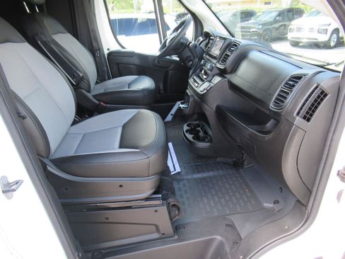Used 2026 RAM ProMaster 2500 w/ Convenience Group FWD image 11