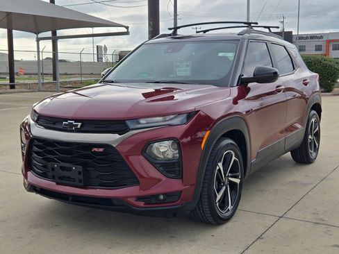 Certified 2023 Chevrolet TrailBlazer RS w/ Sun and Liftgate Package FWD image 3