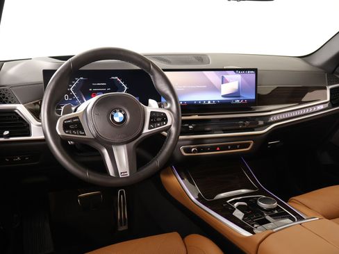 Used 2026 BMW X5 xDrive40i w/ M Sport Package AWD/4WD image 2