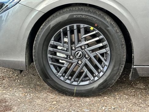 New 2026 Nissan Sentra SV image 32