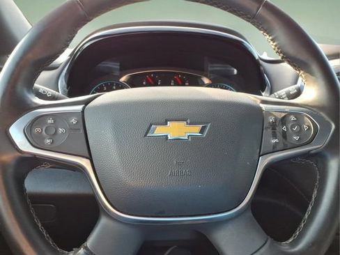 Used 2023 Chevrolet Traverse LT FWD image 25