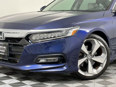 Used 2018 Honda Accord Touring image 6