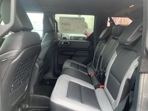 Used 2024 Ford Bronco Big Bend w/ Sasquatch Package image 9