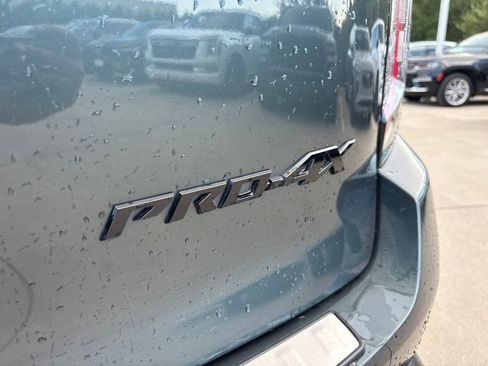 Used 2025 Nissan Armada PRO-4X w/ Pro-4X Premium Package AWD/4WD image 9