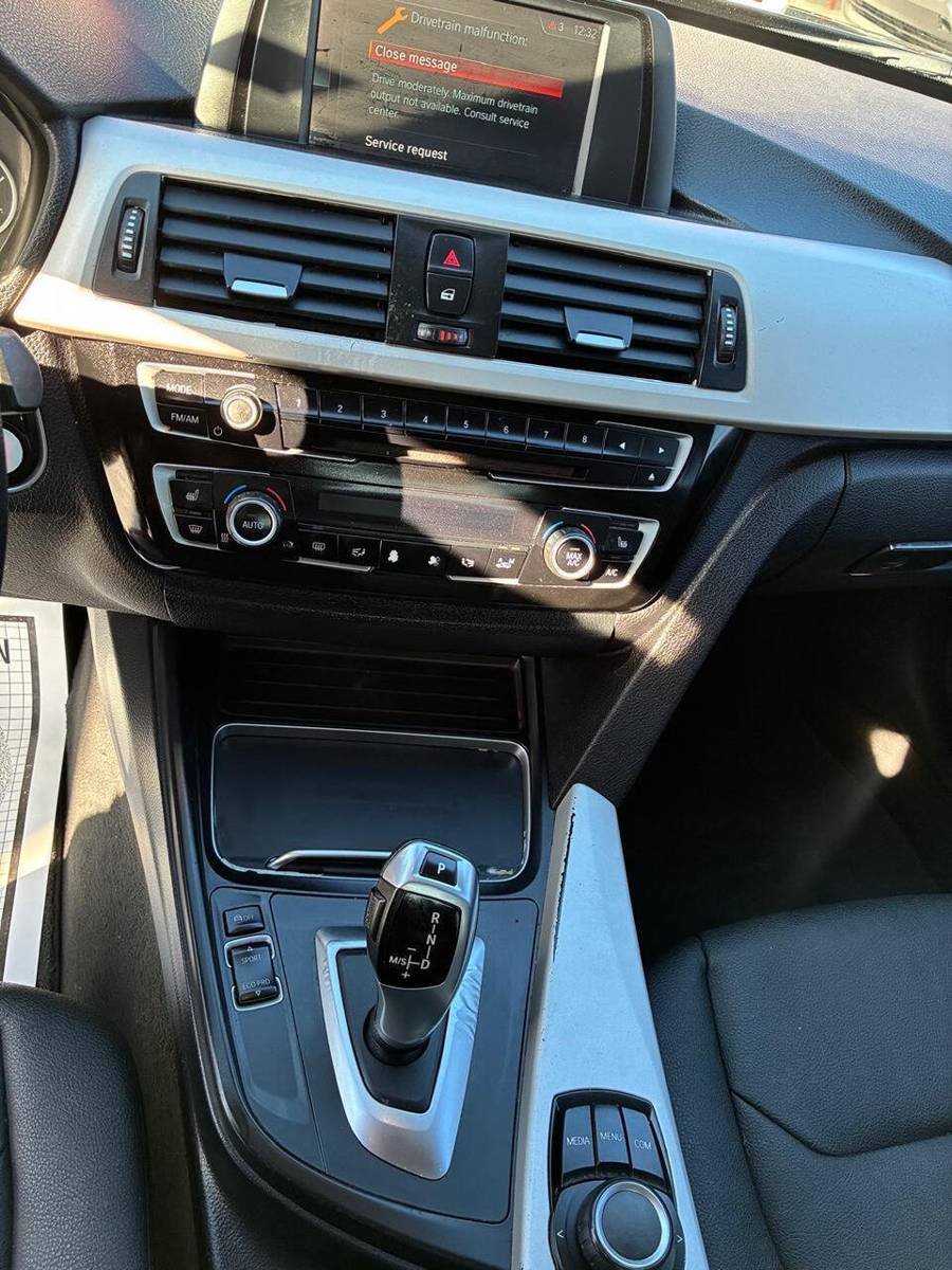 Used 2018 BMW 320i Sedan RWD image 8