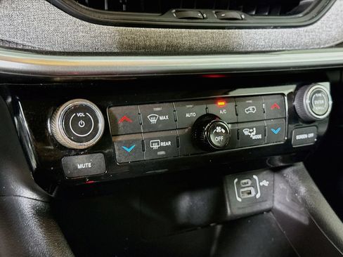 Used 2022 Jeep Compass Latitude w/ Convenience Group AWD/4WD image 8
