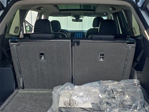 New 2026 Volkswagen Atlas SE image 28