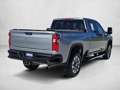 Used 2024 Chevrolet Silverado 2500 Custom w/ Custom Value Package image 5