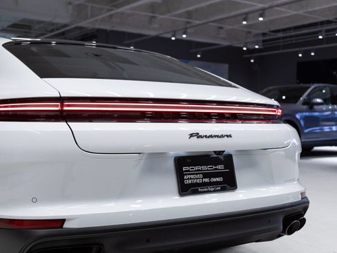Certified 2024 Porsche Panamera RWD image 32