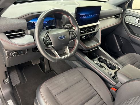 Certified 2025 Ford Explorer ST-Line w/ ST-Line Street Pack AWD/4WD image 4
