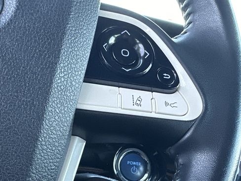 Used 2018 Toyota Prius Prime Plus image 18