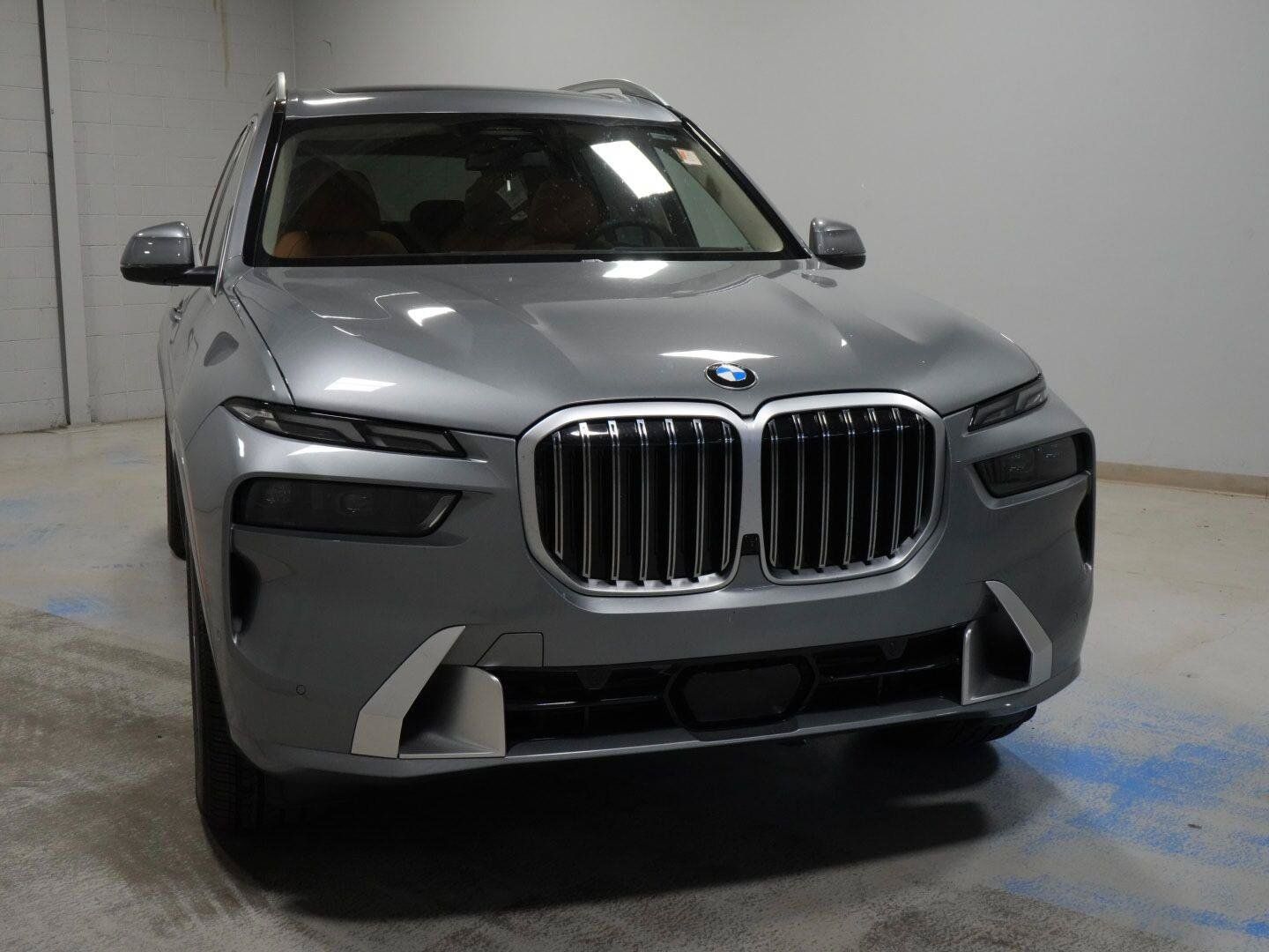Used 2027 BMW X7 xDrive40i w/ Premium Package AWD/4WD image 17