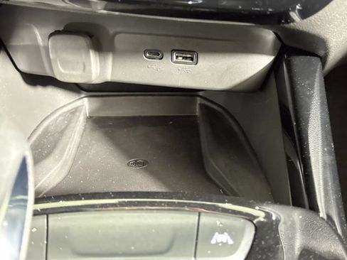 Used 2024 Chevrolet Trax RS w/ Sunroof Package FWD image 38