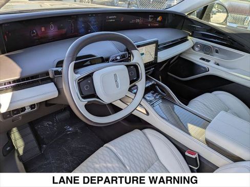 Used 2025 Lincoln Nautilus Black Label AWD/4WD image 12