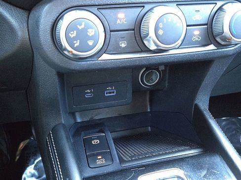 Used 2023 Nissan Kicks SV image 30