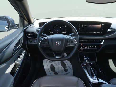 Used 2025 Buick Envista Avenir FWD image 21