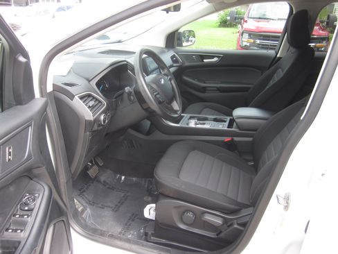 Used 2024 Ford Edge SE w/ Black Appearance Package AWD/4WD image 9