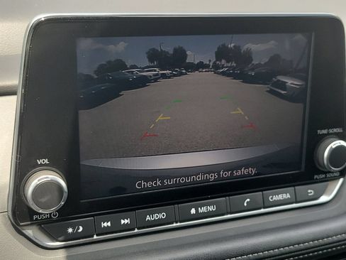 Used 2025 Nissan Rogue SV FWD image 23