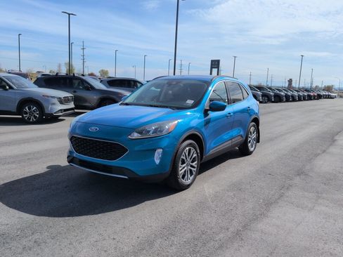 Used 2021 Ford Escape SEL w/ Class II Trailer Tow Package AWD/4WD image 3