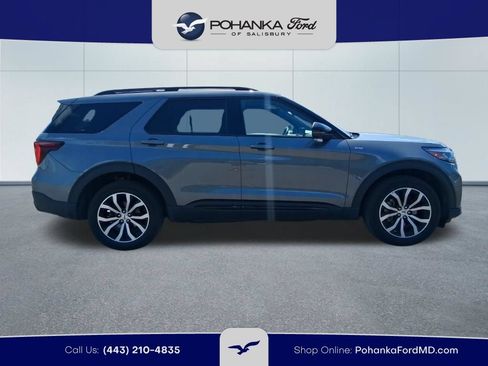 Used 2025 Ford Explorer ST-Line AWD/4WD image 4