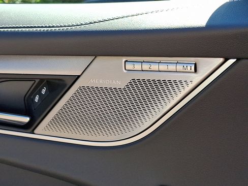 Used 2025 Jaguar F-PACE R-Dynamic S image 25