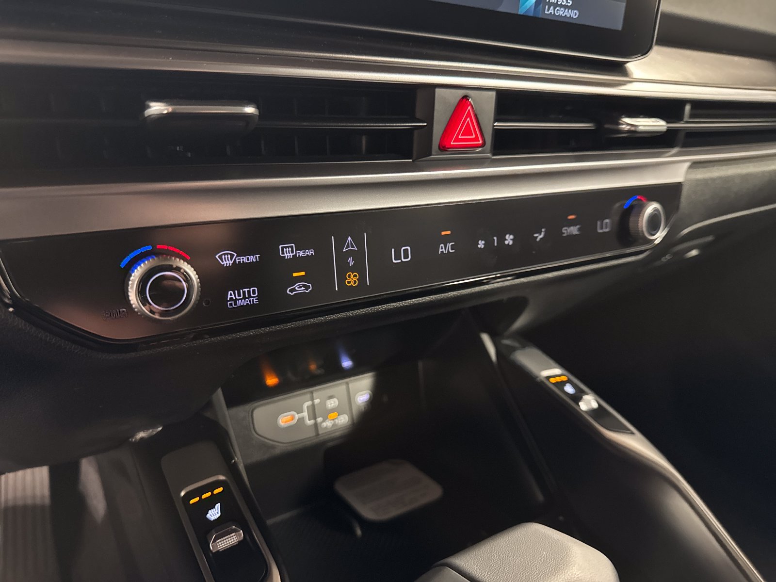 New 2026 Kia Sorento EX AWD/4WD image 18