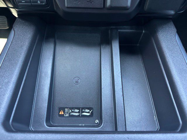 Used 2019 Chevrolet Silverado 1500 High Country w/ Technology Package AWD/4WD image 46