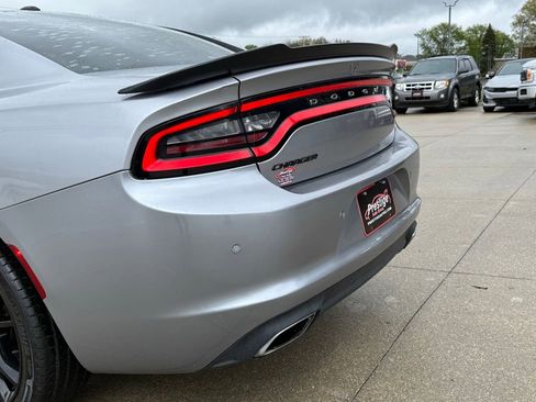 Used 2018 Dodge Charger SXT w/ Blacktop Package RWD image 13
