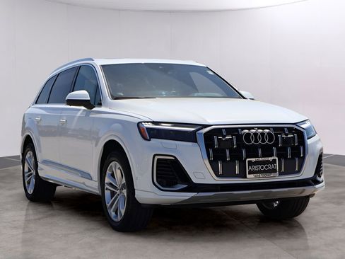 Used 2025 Audi Q7 3.0T Premium Plus AWD/4WD image 3