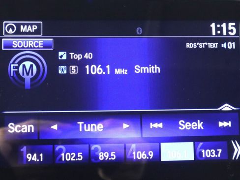 Used 2017 Honda Pilot Touring image 17