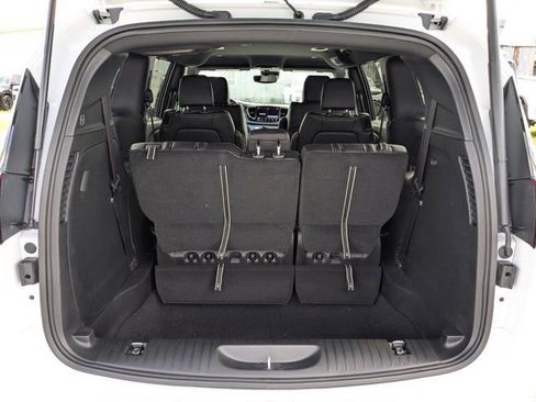 New 2026 Chrysler Pacifica Select FWD image 12