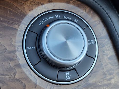 Used 2022 Nissan Armada SL image 30