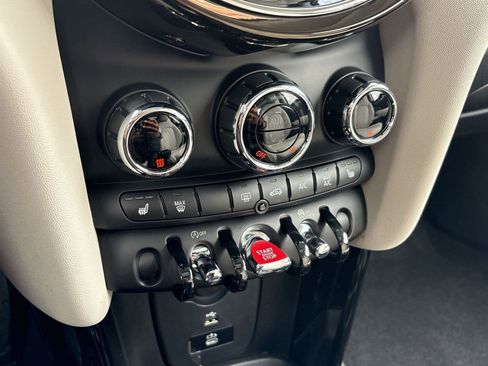 Used 2024 MINI Cooper 2-Door Hardtop image 17