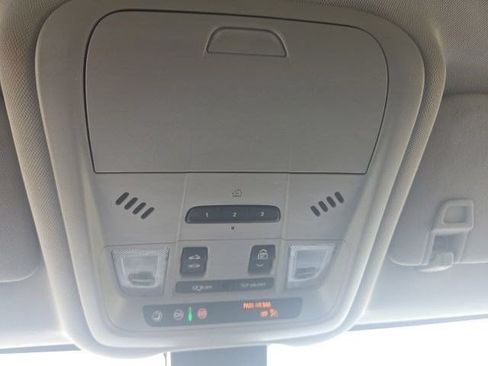 Used 2022 GMC Terrain SLT AWD/4WD image 26