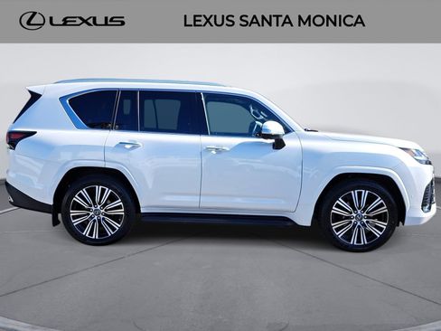 Used 2026 Lexus LX 700h Luxury w/ Accessory Package (Z1) AWD/4WD image 4