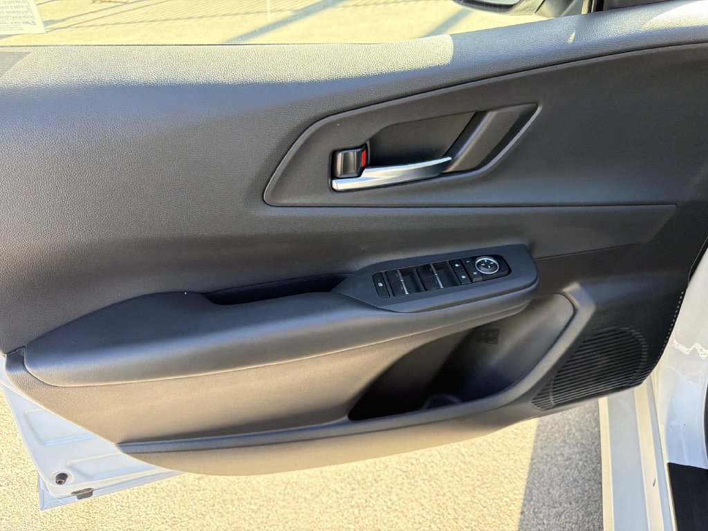 Used 2025 Toyota Prius FWD image 12