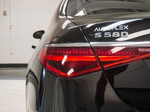 Used 2024 Mercedes-Benz S 580 4MATIC Sedan w/ AMG Line image 38