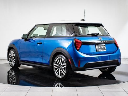Certified 2025 MINI Cooper 2-Door Hardtop image 6