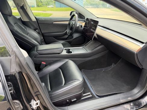 Used 2022 Tesla Model 3 Standard Range RWD image 11