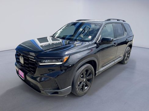 Certified 2025 Honda Pilot Black Edition image 5