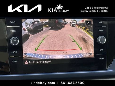 Used 2023 Volkswagen Taos SE w/ Panoramic Sunroof Package FWD image 22