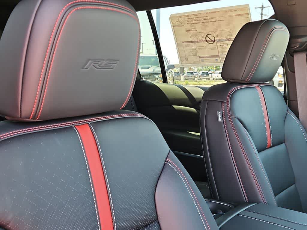 New 2026 Chevrolet Traverse RS w/ LPO, Floor Liner Package FWD image 18
