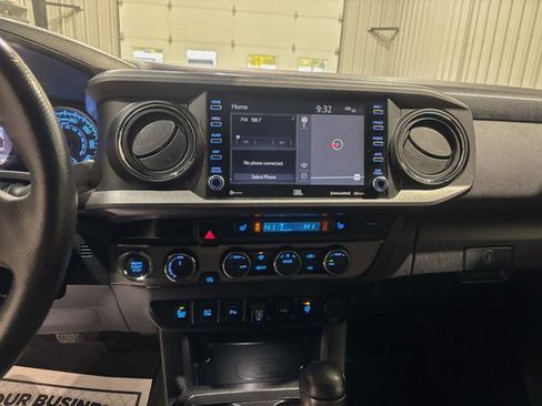 Used 2021 Toyota Tacoma TRD Off-Road w/ TRD Premium Off Road Package image 21